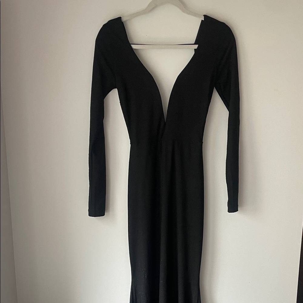 Lulu's Deep V Long Sleeve Dress